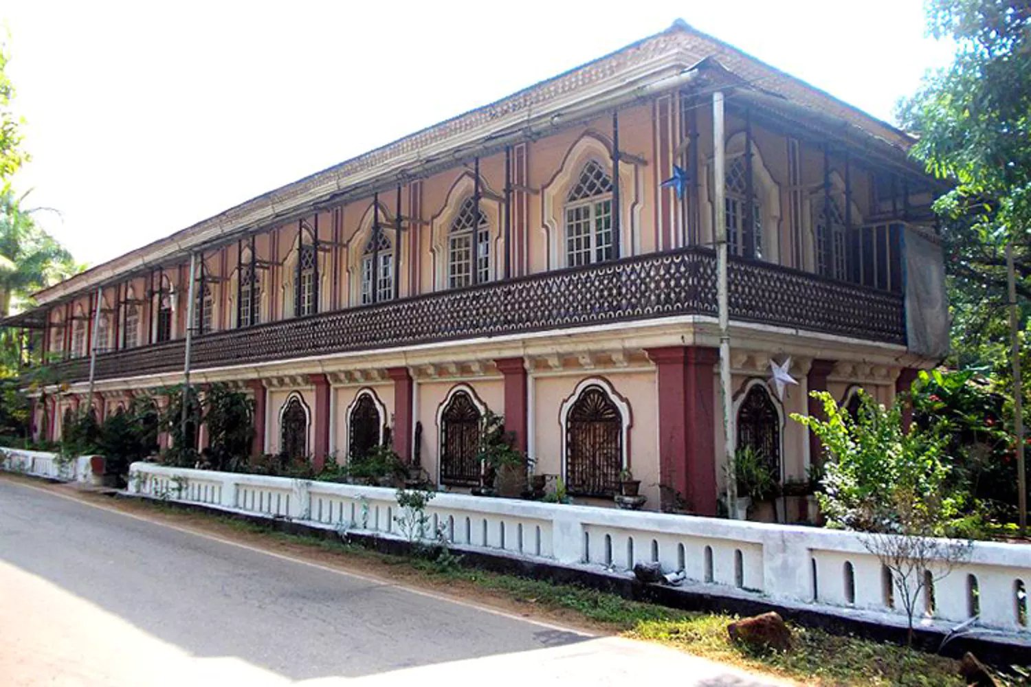 Explore Goa’s Lost Capital & Grand Portuguese Mansions