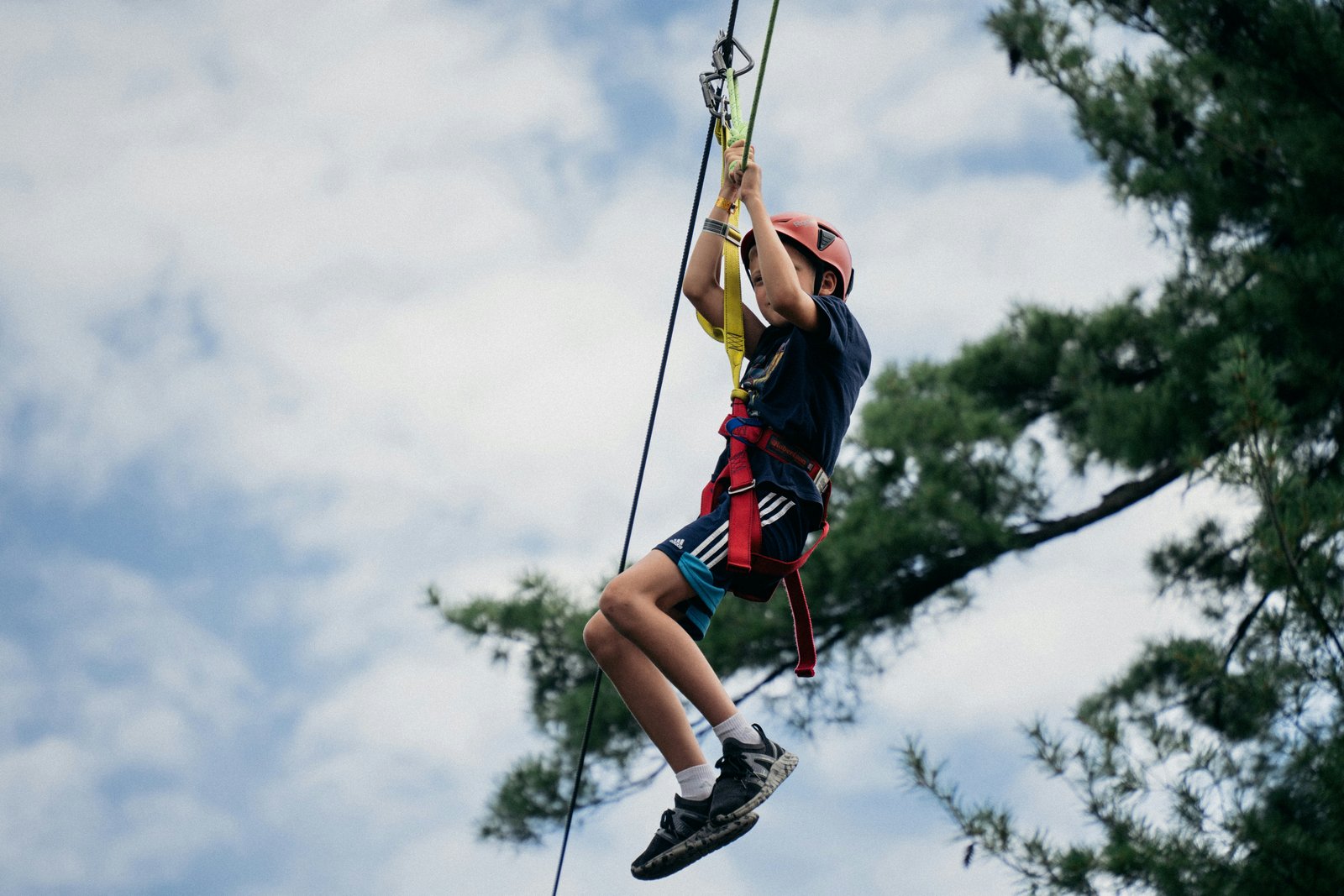 Belihuloya: Kayaking and Ziplining Adventure