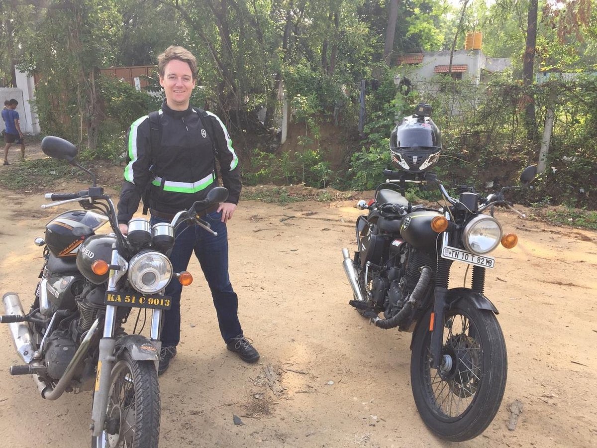 Bangalore Private Motorbike City Tour with Local Guide