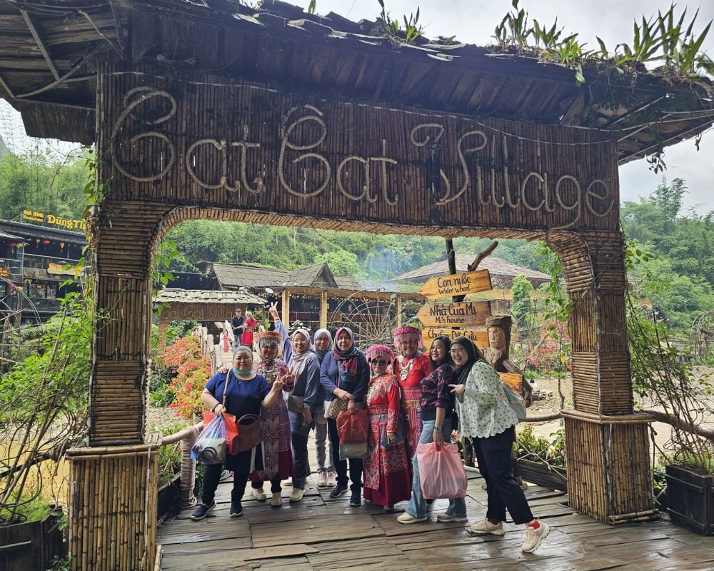 Afternoon Cat Cat Village Half-Day Tour from Sapa