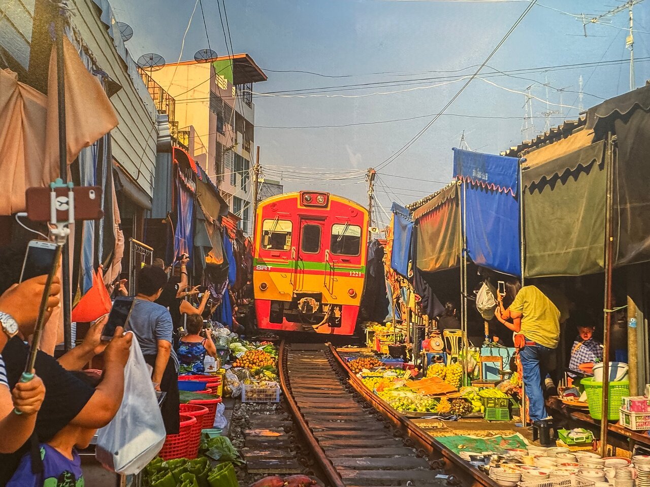 Bangkok Floating and Railway Market Discovery Tour