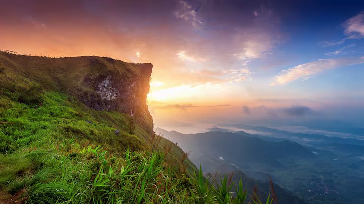 Kandy to the Clouds: Adam’s Peak Sunrise Hike
