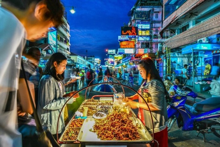 Bangkok Night Tuk Tuk Tour: Markets Temples and Food
