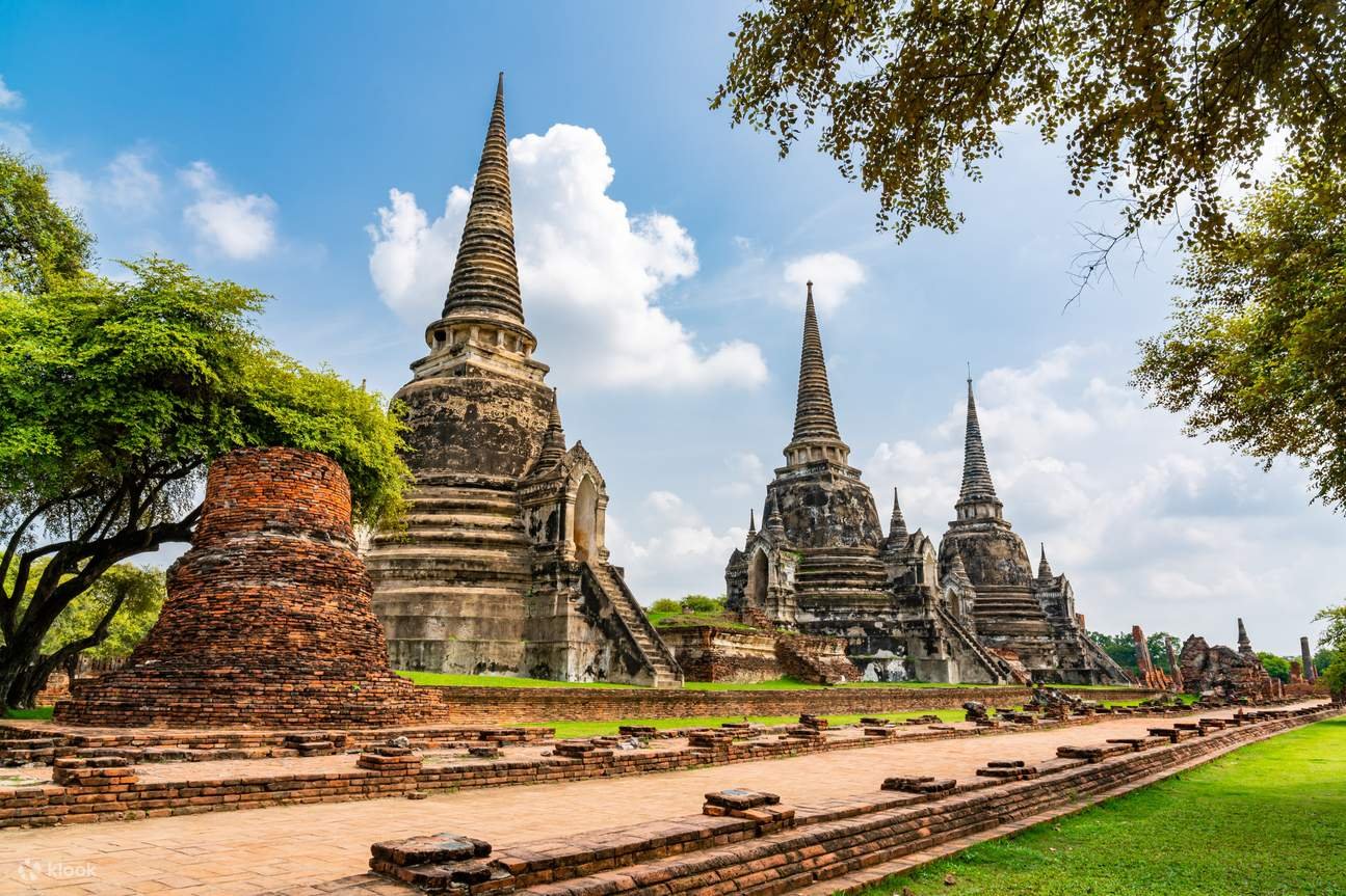 Ayutthaya Temples Guided Tour with Lunch from Bangkok