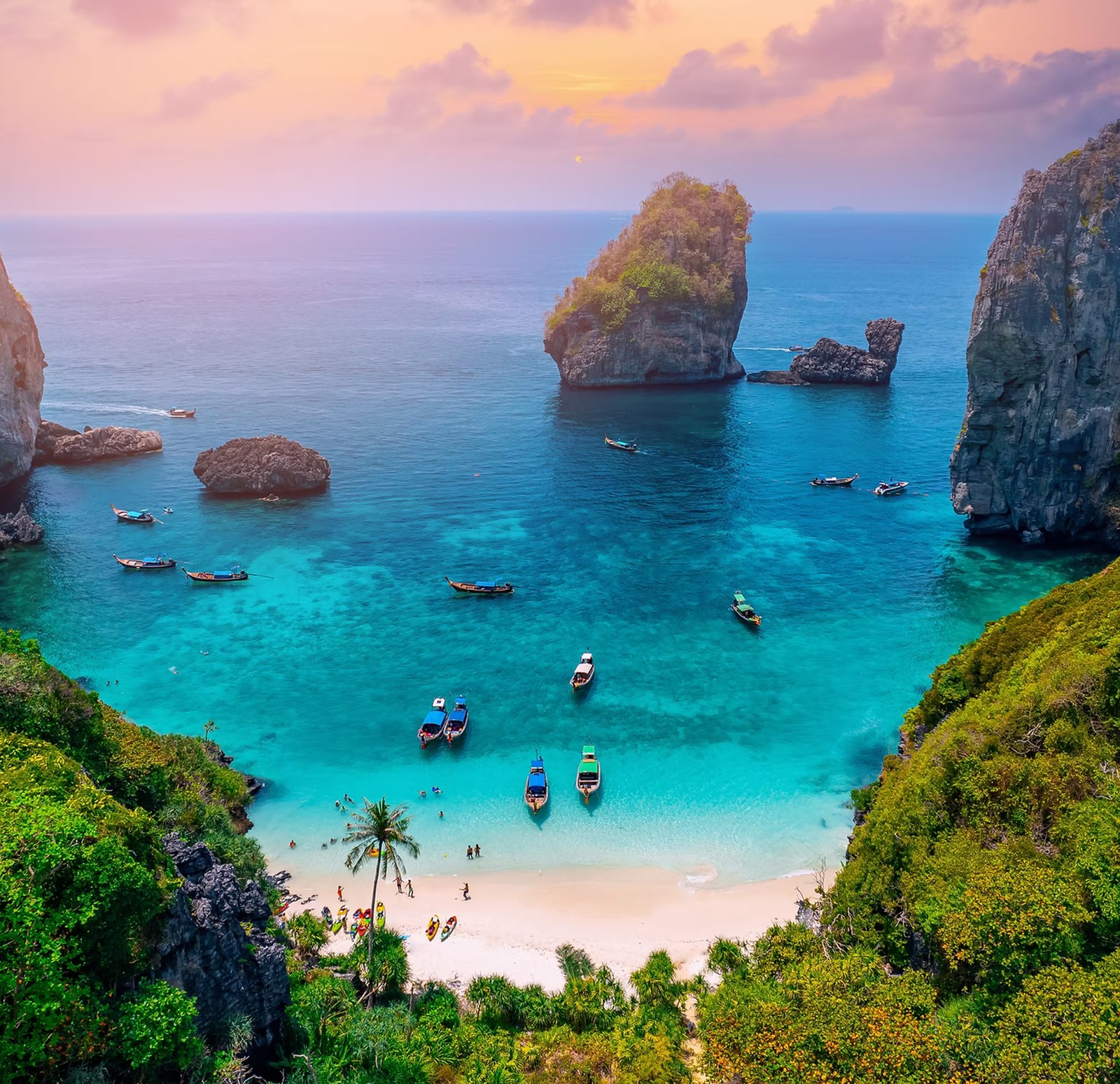 Phi Phi Islands Speedboat Tour with Buffet Lunch