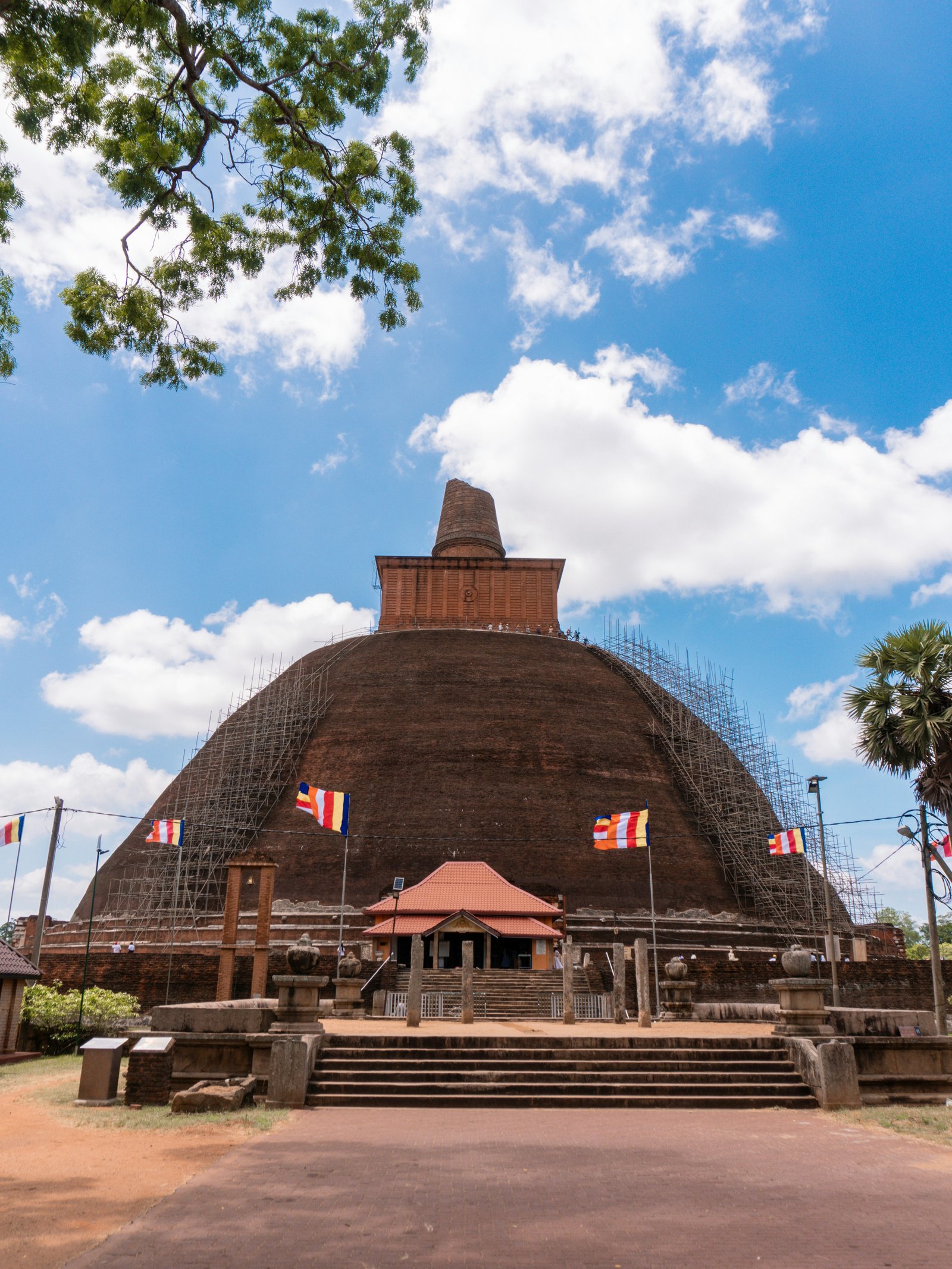 Temple Trails & Tales: Anuradhapura Explorer