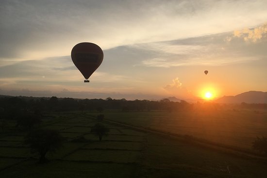 Sunrise Hot Air Balloon Ride in Dambulla