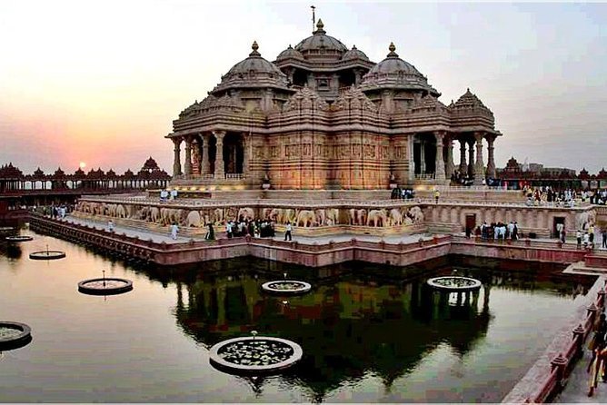 Delhi Temples and Gardens Private Guided Tour