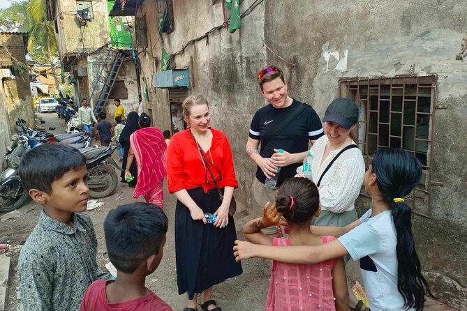 Mumbai Dharavi Slum Tour with Local Guide Experience